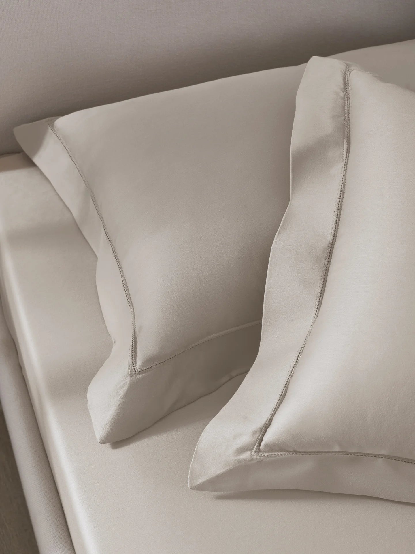Plain Bedsheet P002 Cloud Grey By (Sansaar A D'decor Brand)