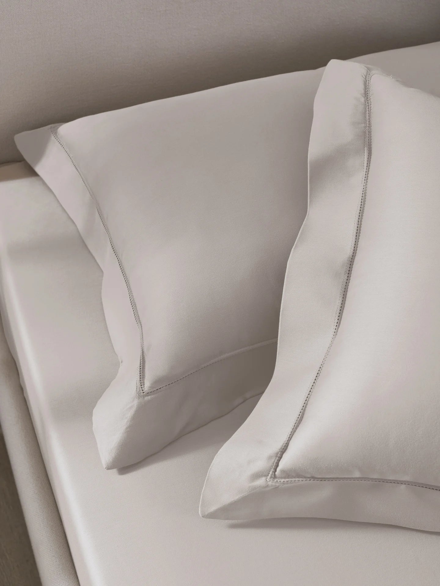 Plain Bedsheet P002 Dove By (Sansaar A D'decor Brand)