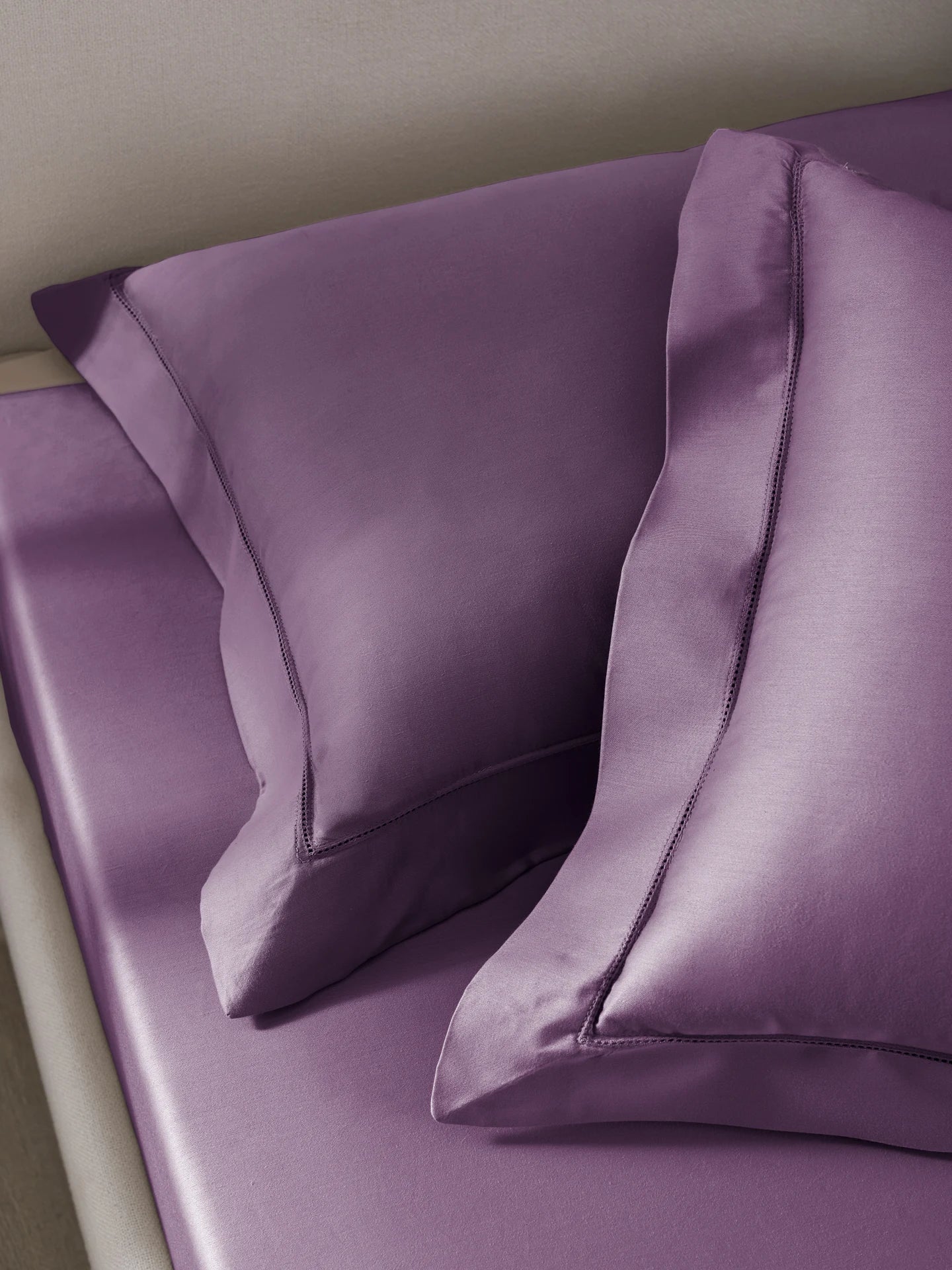 Plain Bedsheet P002 Grape By (Sansaar A D'decor Brand)