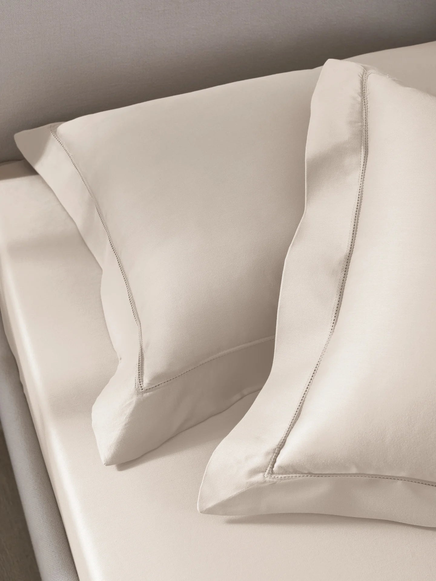 Plain Bedsheet P002 Pebble By (Sansaar A D'decor Brand)