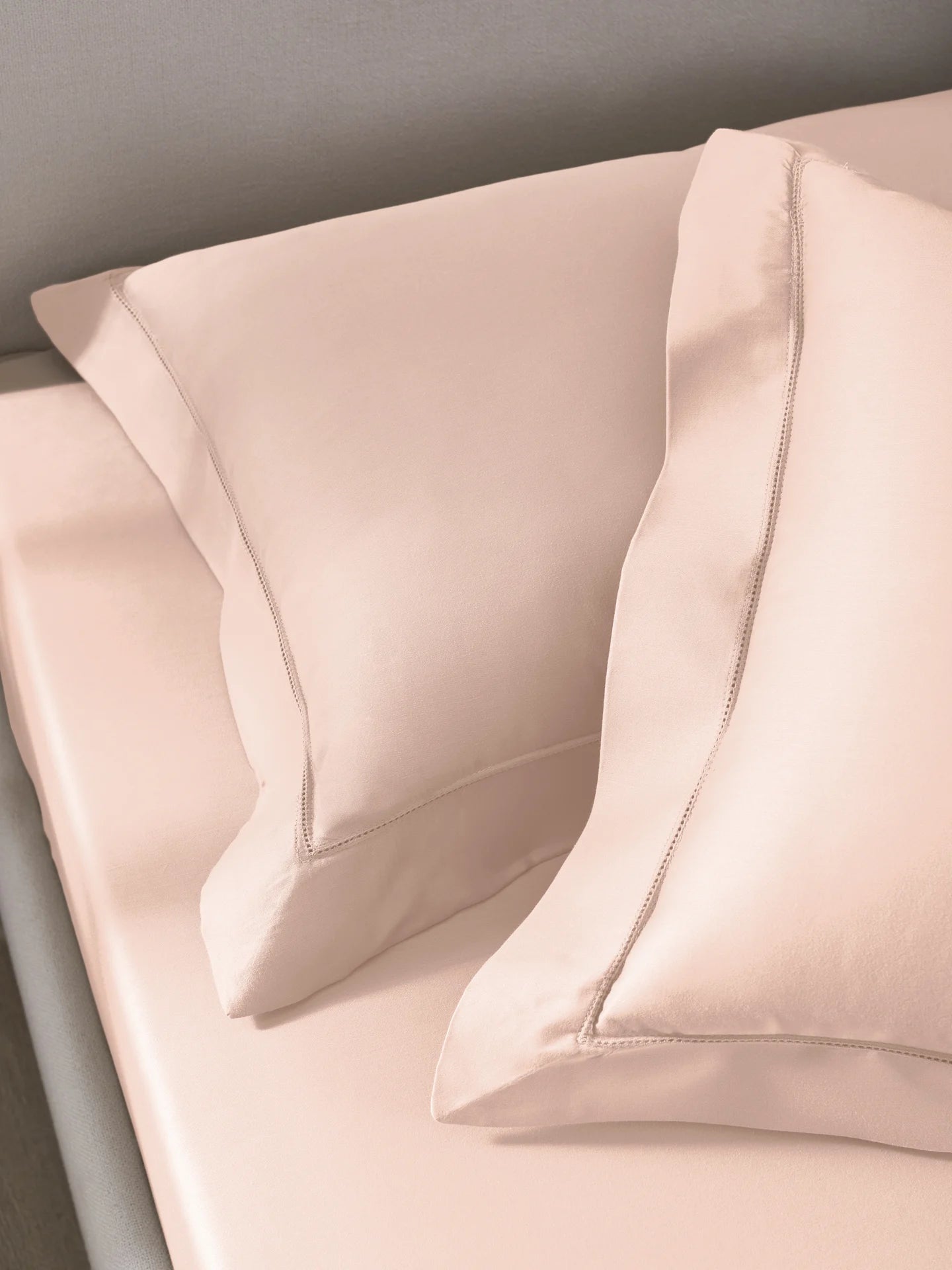 Plain Bedsheet P002 Rose By (Sansaar A D'decor Brand)