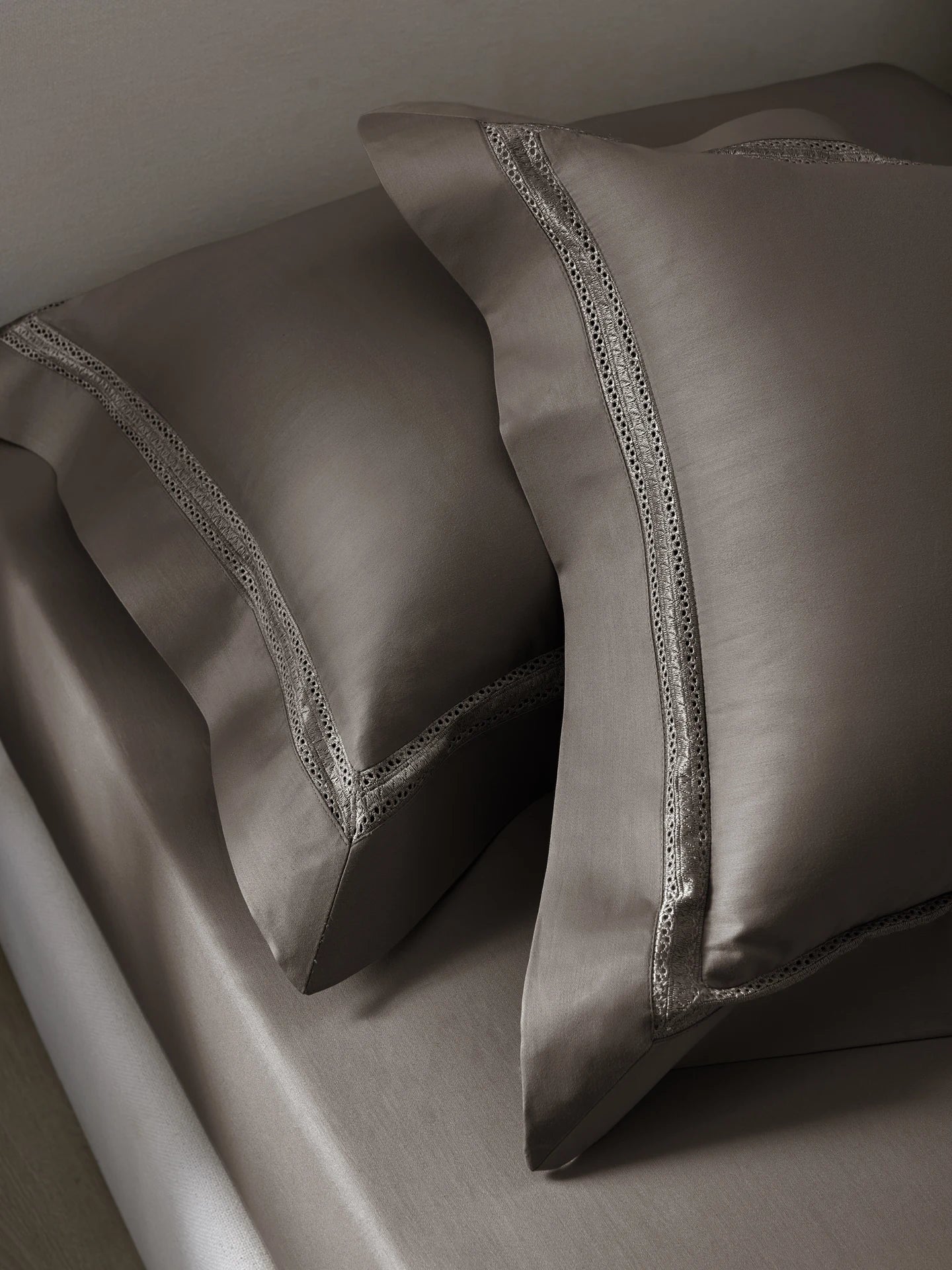 Plain Bedsheet P009 Charcoal By (Sansaar A D'decor Brand)