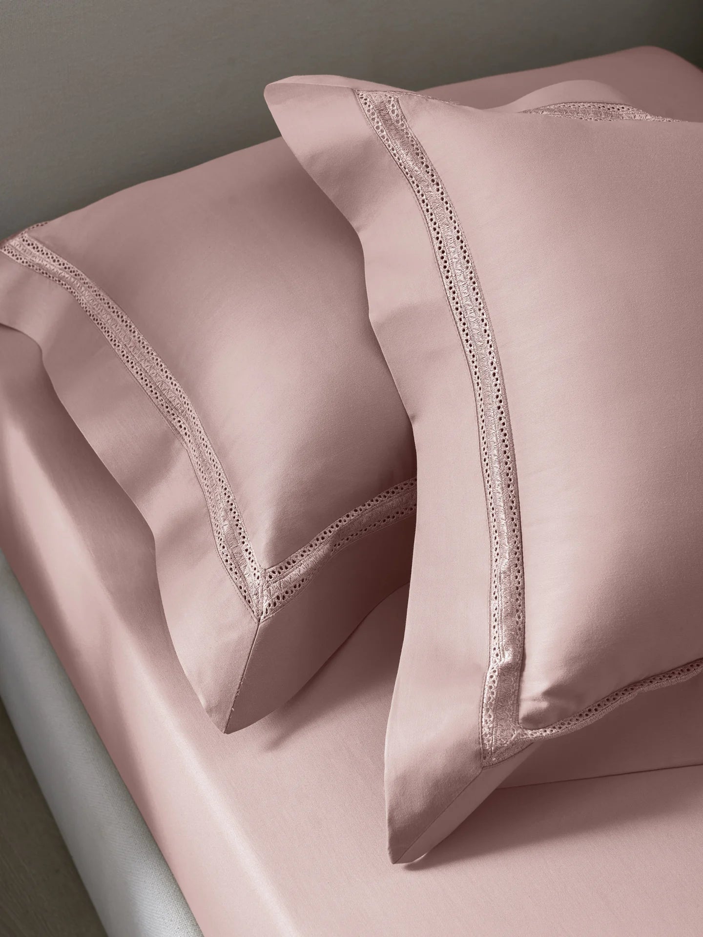 Plain Bedsheet P009 Orchid By (Sansaar A D'decor Brand)