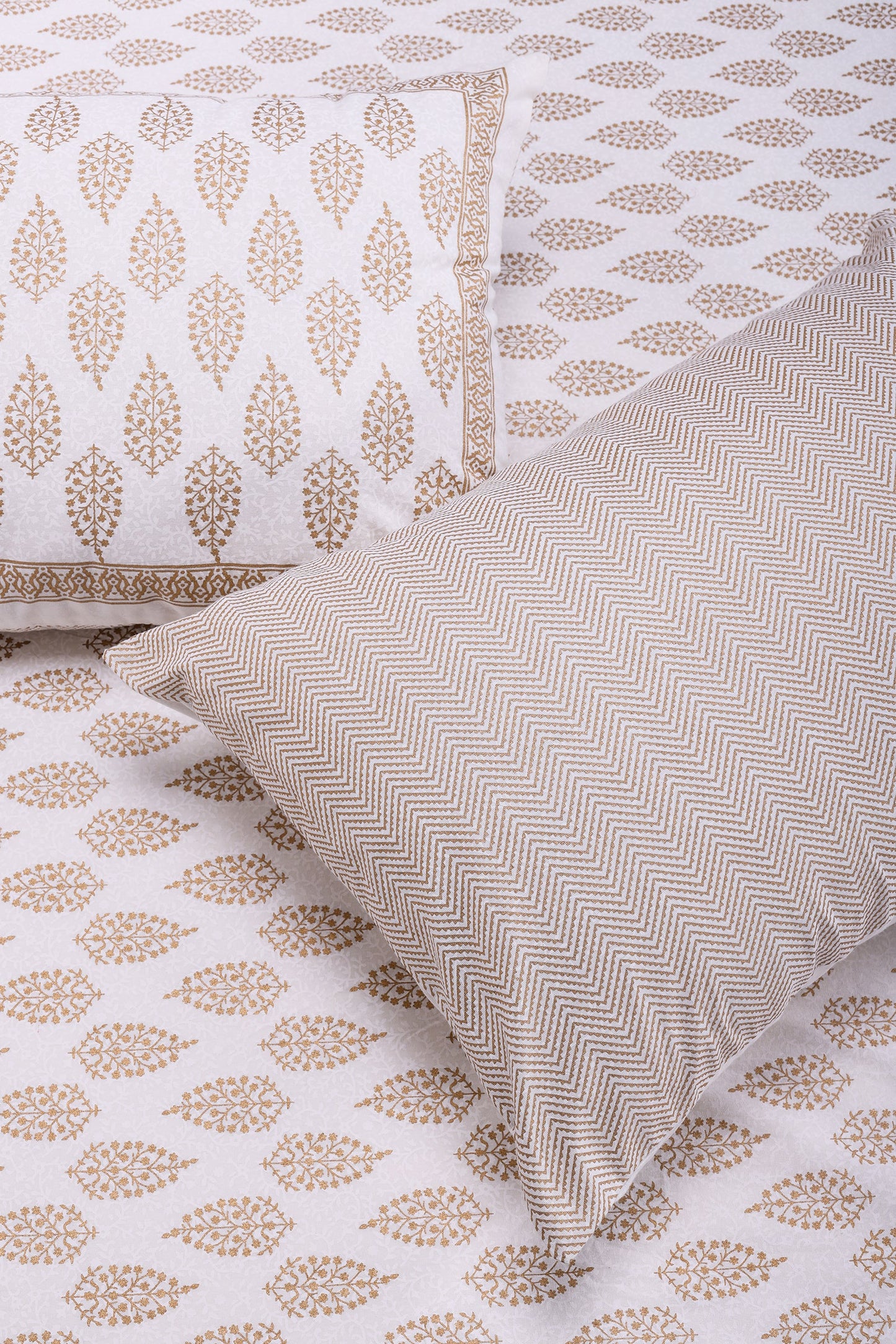 Pastel New Booti White Cotton Bedsheet 90 x 108 - grahsajja