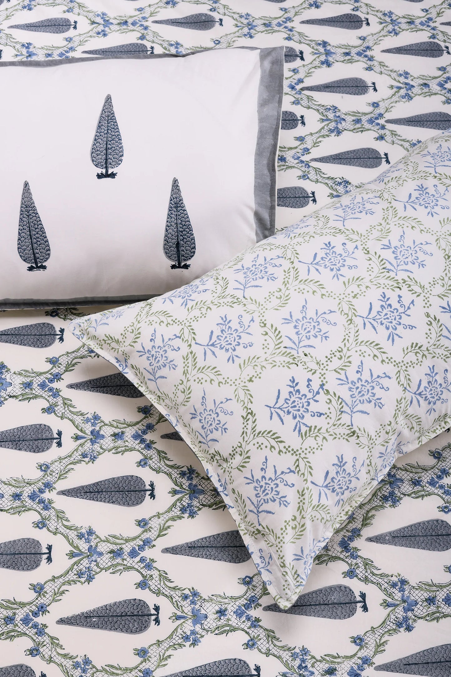Zania Jaal Cream Cotton Percale Bedsheet -108 x 108inch - grahsajja
