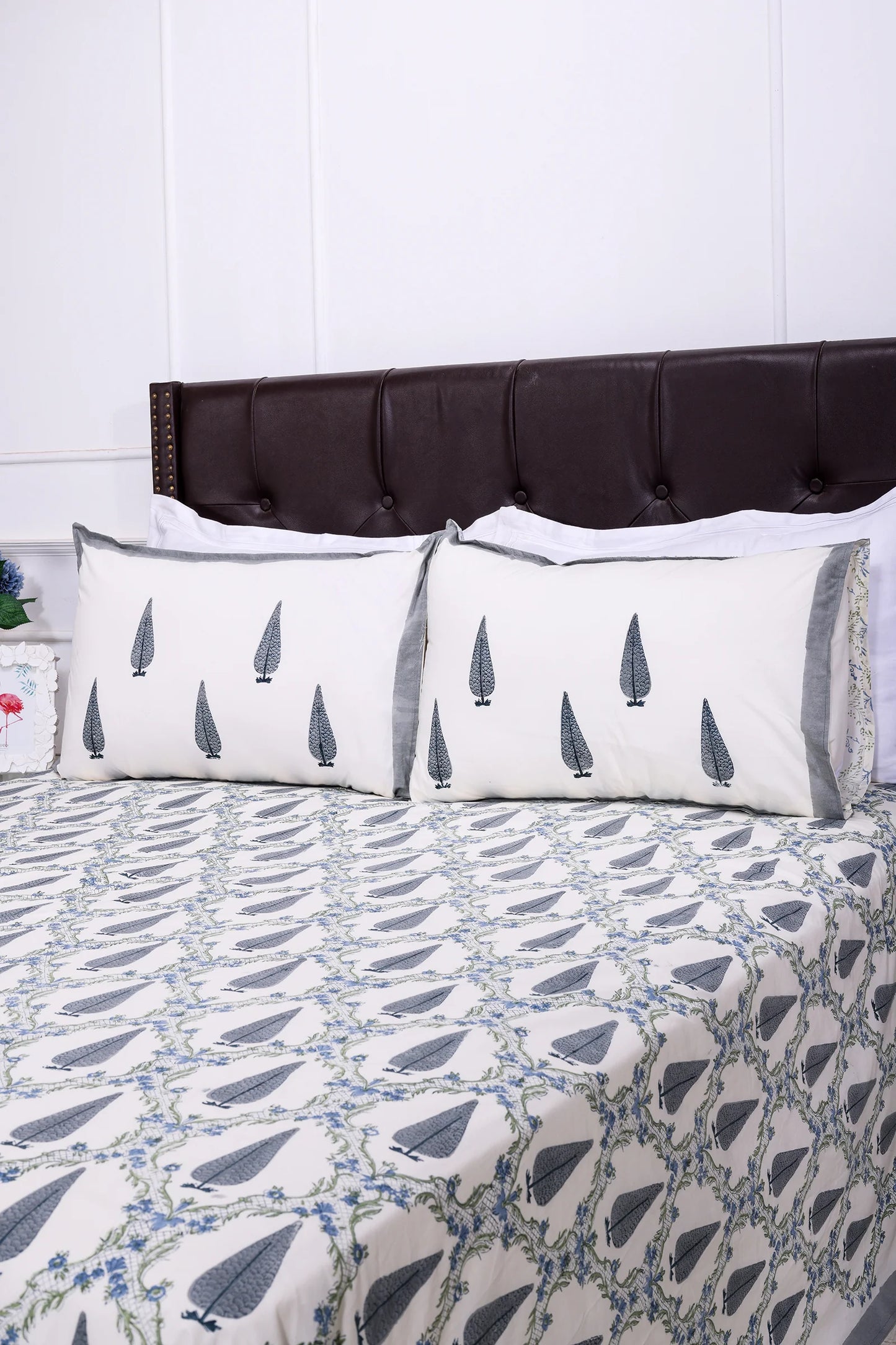 Zania Jaal Cream Cotton Percale Bedsheet -108 x 108inch - grahsajja