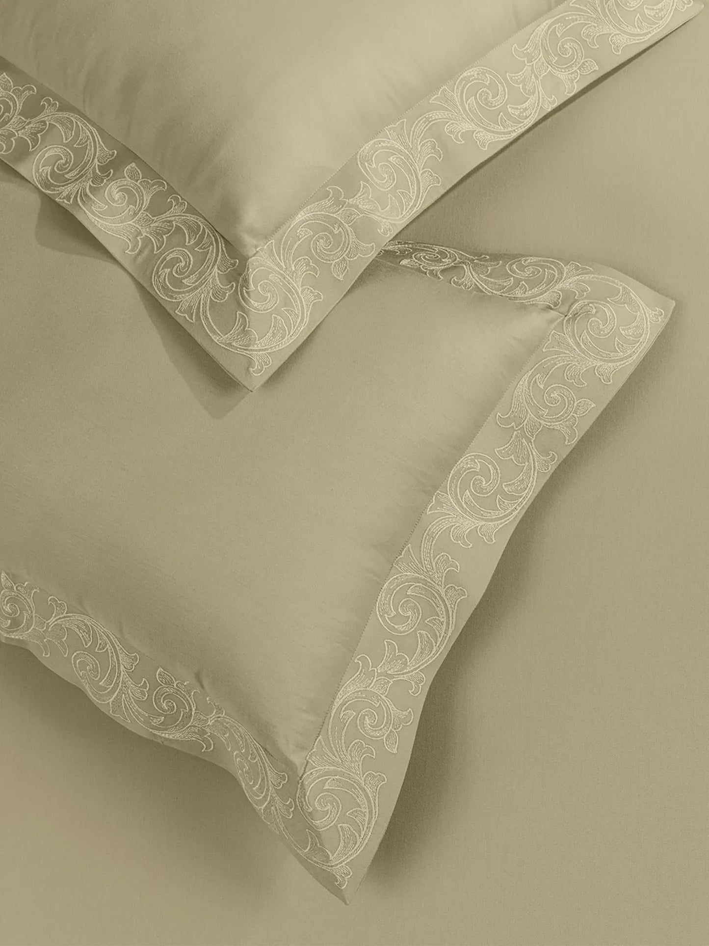FILIGREE-FRENCH OAK KING BED SHEET SET | 1 KING BEDSHEET , 2Pcs PILLOW COVERS