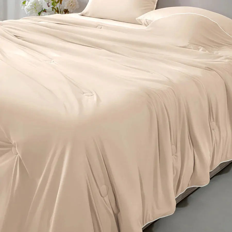 Sleepology Temprature control Quilt | Gold SPREAD HOME PROD PVT LTD.