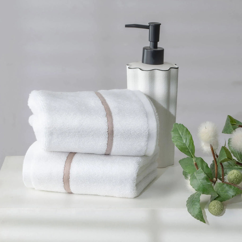 Spread Spain Limited Edition Towel | White Towel Beige border