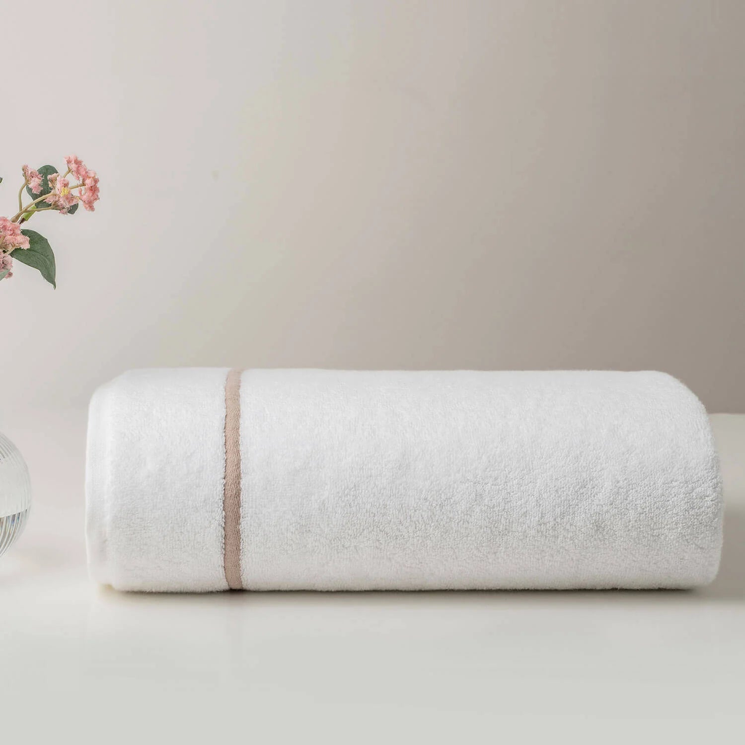 Spread Spain Limited Edition Towel | White Towel Beige border