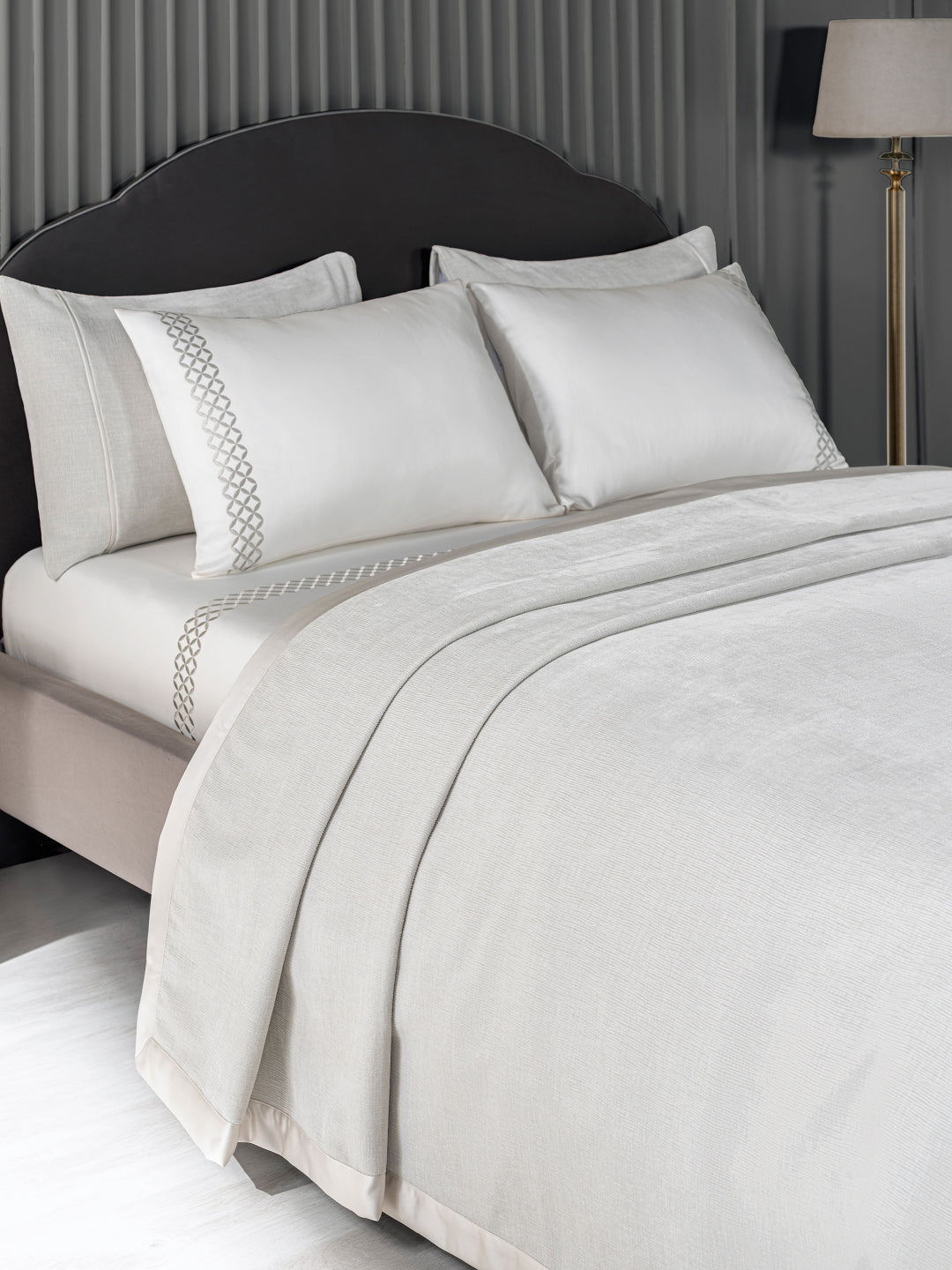D'decor Beautiful Living Celestia Collection  Moonstone