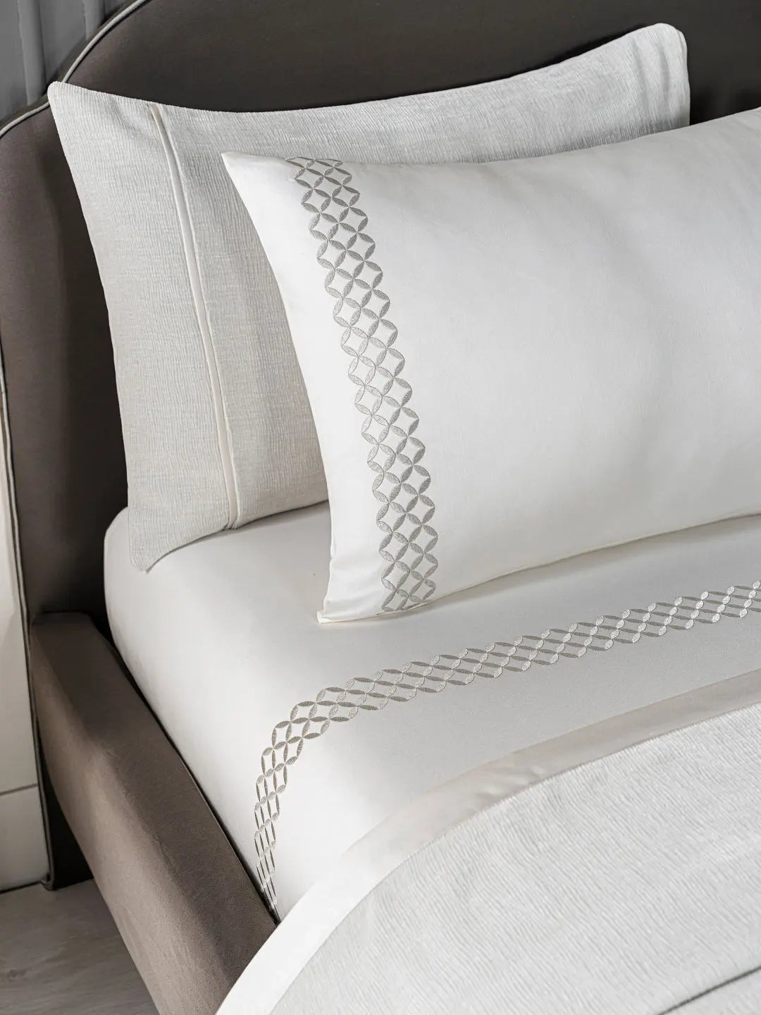 D'decor Beautiful Living Celestia Collection  Moonstone D'Decor