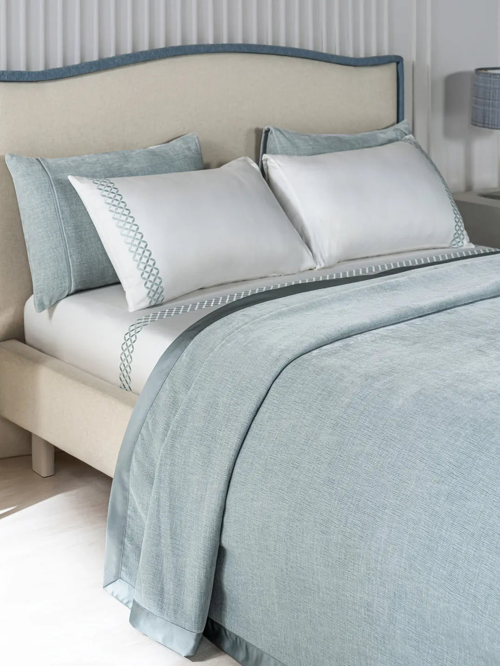 D'decor Beautiful Living Celestia Collection  Crystal Lagoon D'Decor