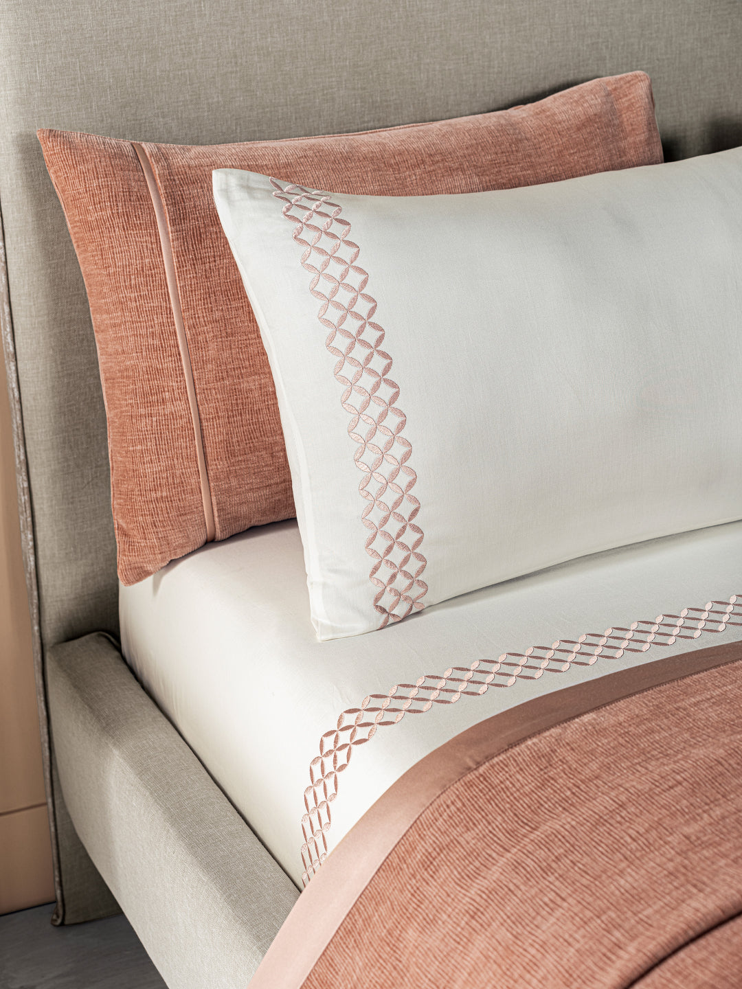 D'decor Beautiful Living Celestia Collection  Coral