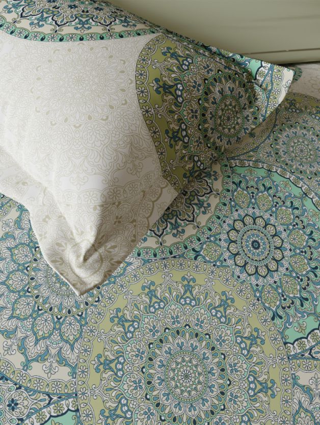 Ddecor Live Beautiful Vega Collection Bedsheet with 2 Pc pillow Covers| Auralia Green