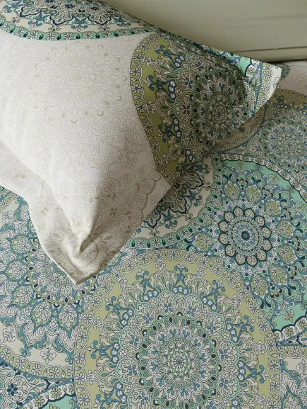 Ddecor Live Beautiful Vega Collection Bedsheet with 2 Pc pillow Covers| Auralia Green D'Decor