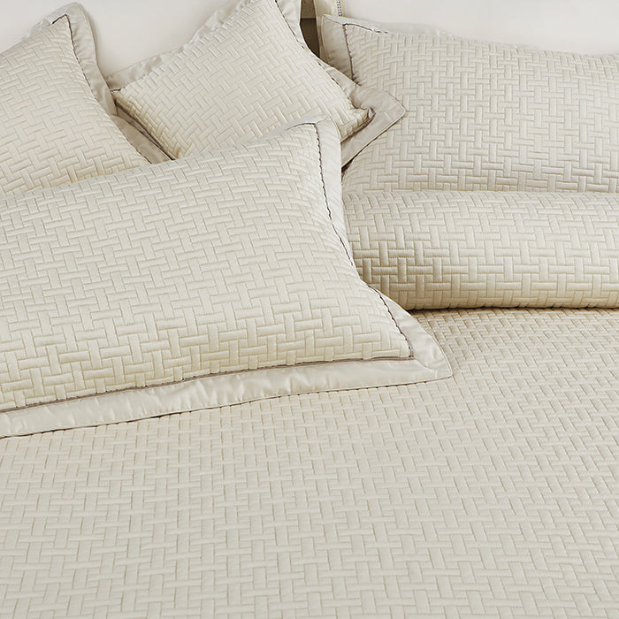 Regal Collection Premium Quilted Bedcover King Size Cream - grahsajja