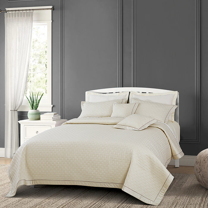 Regal Collection Premium Quilted Bedcover King Size Cream - grahsajja