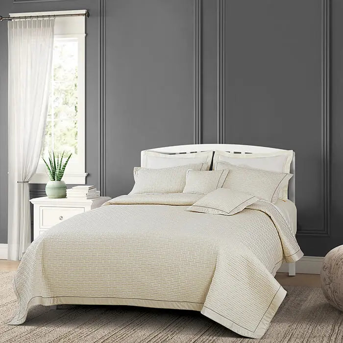 Regal Collection Premium Quilted Bedcover King Size Cream - grahsajja
