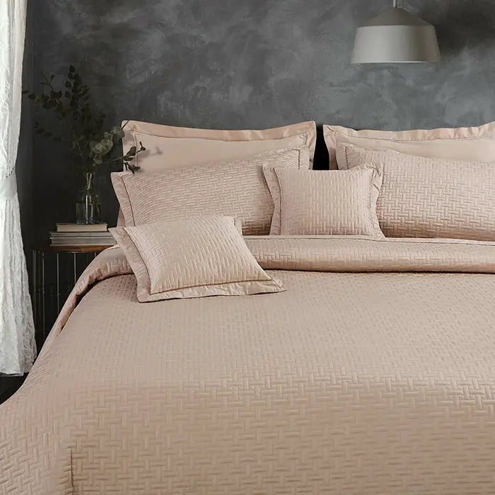 Regal Collection Premium Quilted Bedcover King Size Mouse - grahsajja