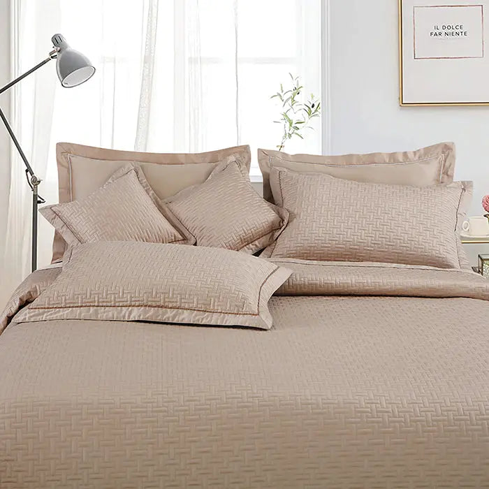 Regal Collection Premium Quilted Bedcover King Size Mouse - grahsajja