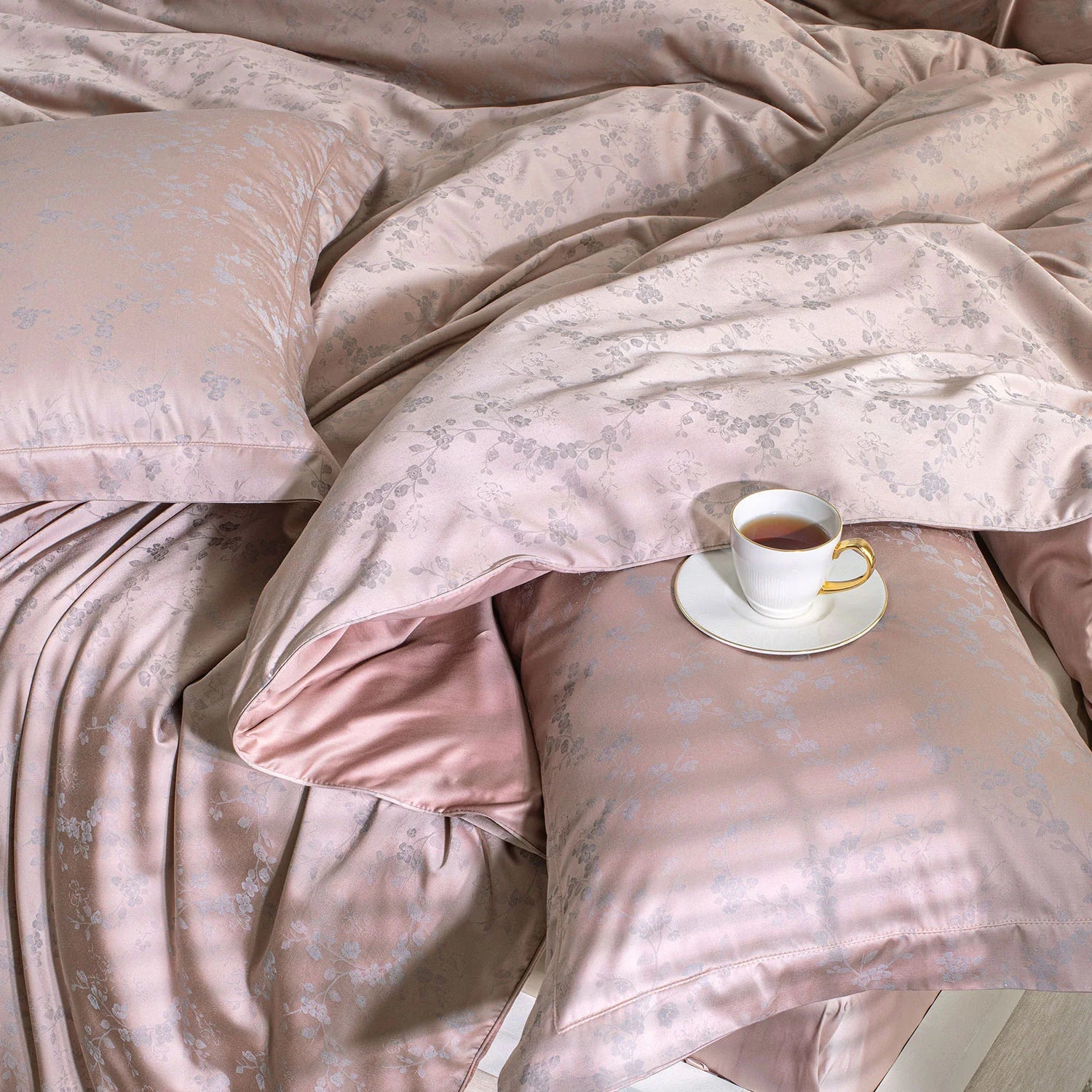 700 TC ITALIAN COUTURE ROYALE BEDDING SET (BLOSSOM)