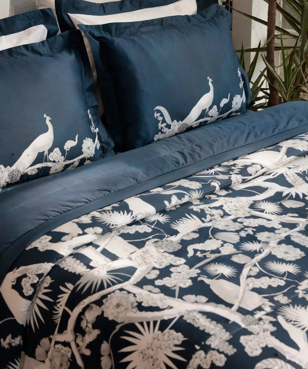 Shivan & Narresh for myTrident King Bedsheet with 4 pillow covers, 400TC, IZU JUNO Trident