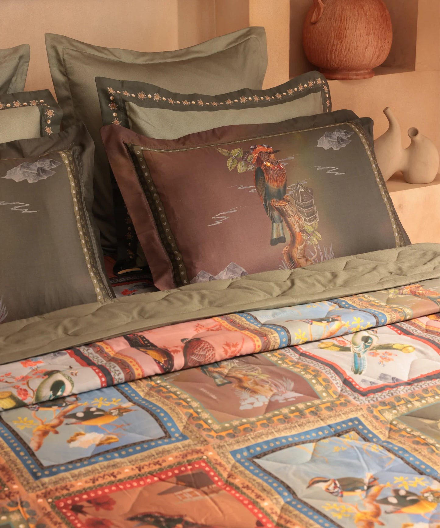 Shivan & Narresh for myTrident King Bedsheet with 4 pillow covers, 400TC, HUTUTI