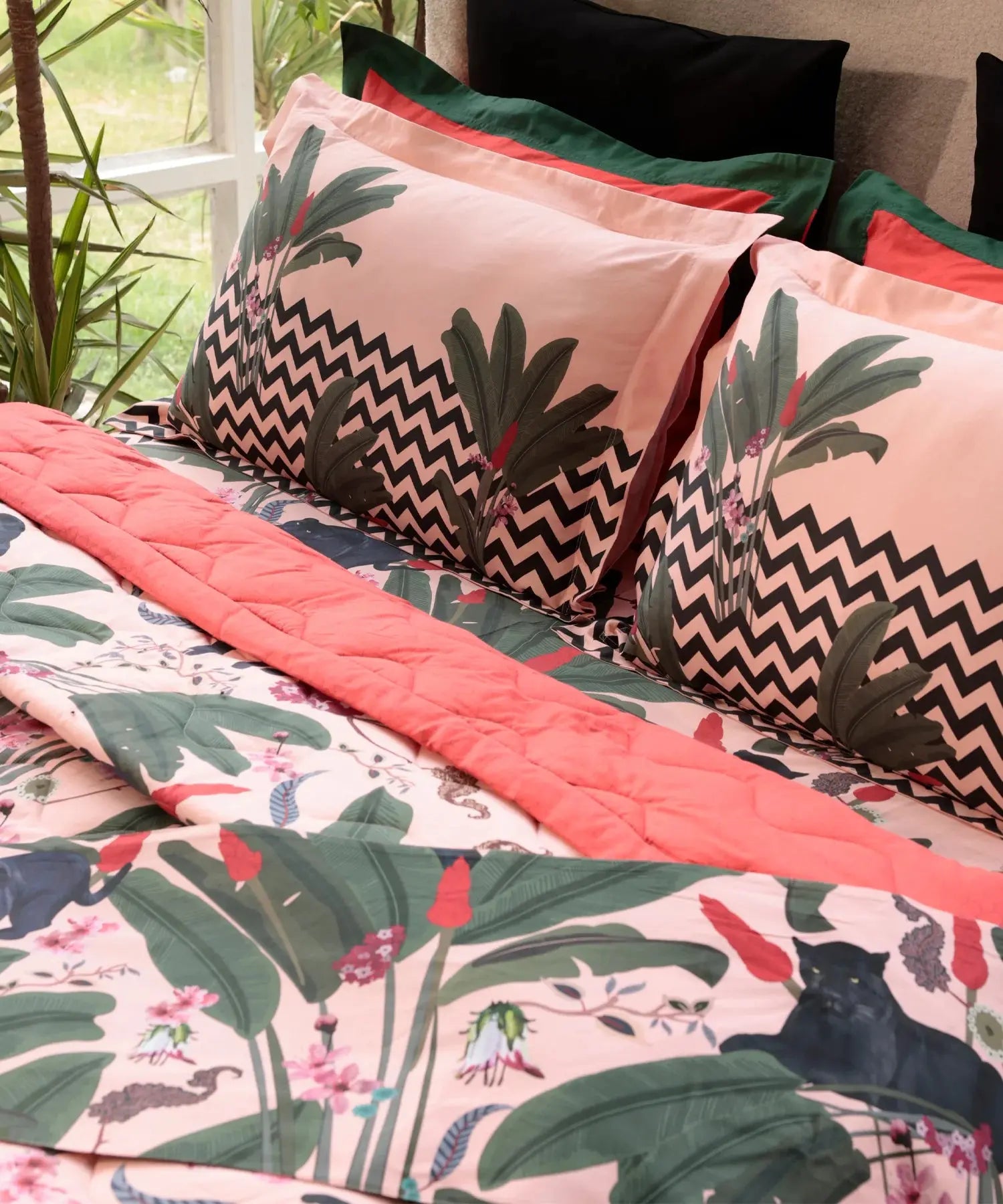 Shivan & Narresh for myTrident King Bedsheet with 4 pillow covers, 400TC, PALMERA Trident