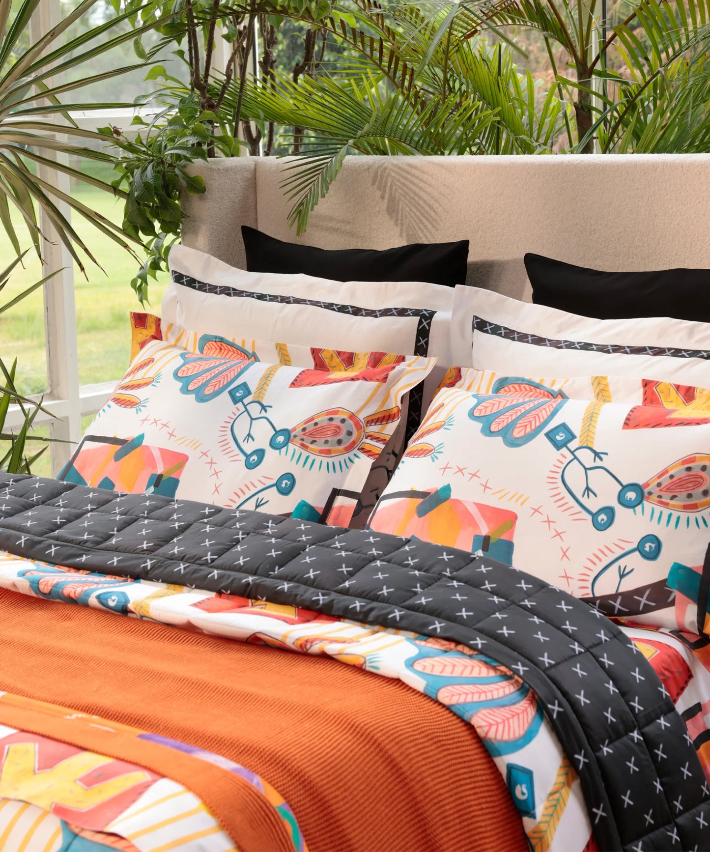 Shivan & Narresh for myTrident King Bedsheet with 4 pillow covers, 400TC, SUROCCO