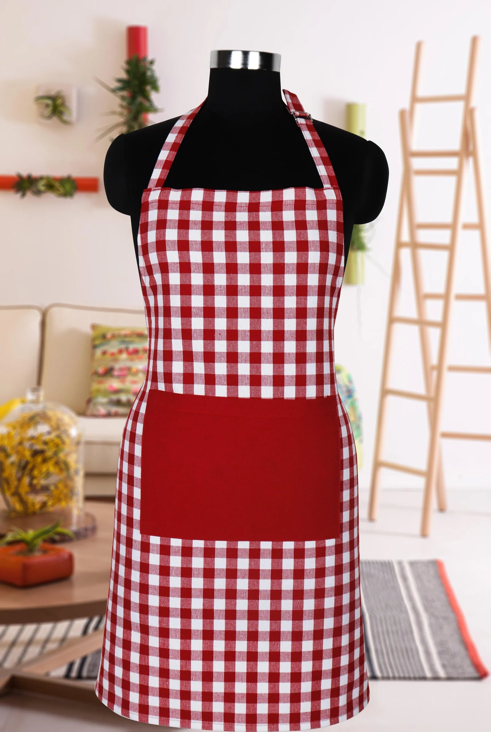 Linen bib apron in Red gingham - grahsajja