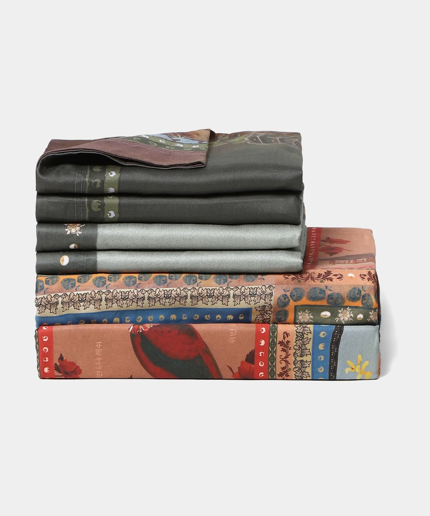 Shivan & Narresh for myTrident King Bedsheet with 4 pillow covers, 400TC, HUTUTI