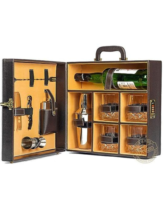 4 Glass Portable Bar Set