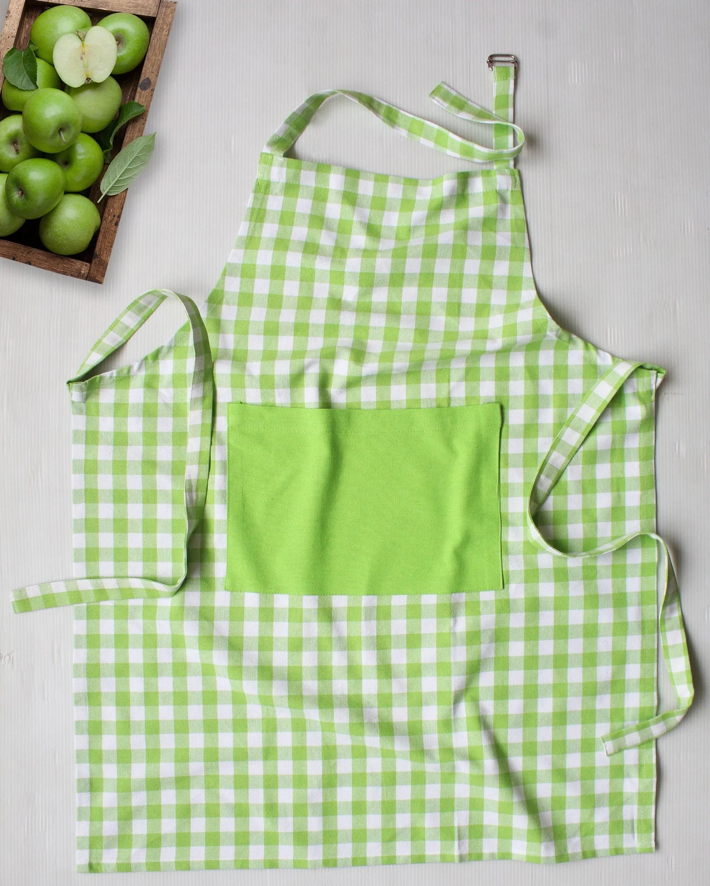 Linen bib apron in Green gingham - grahsajja
