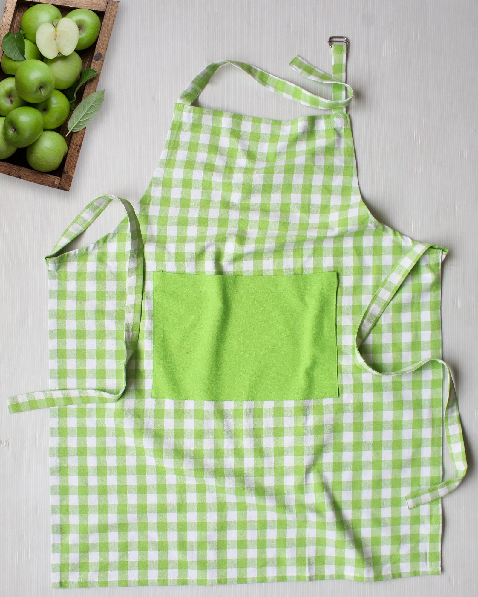 Linen bib apron in Green gingham - grahsajja