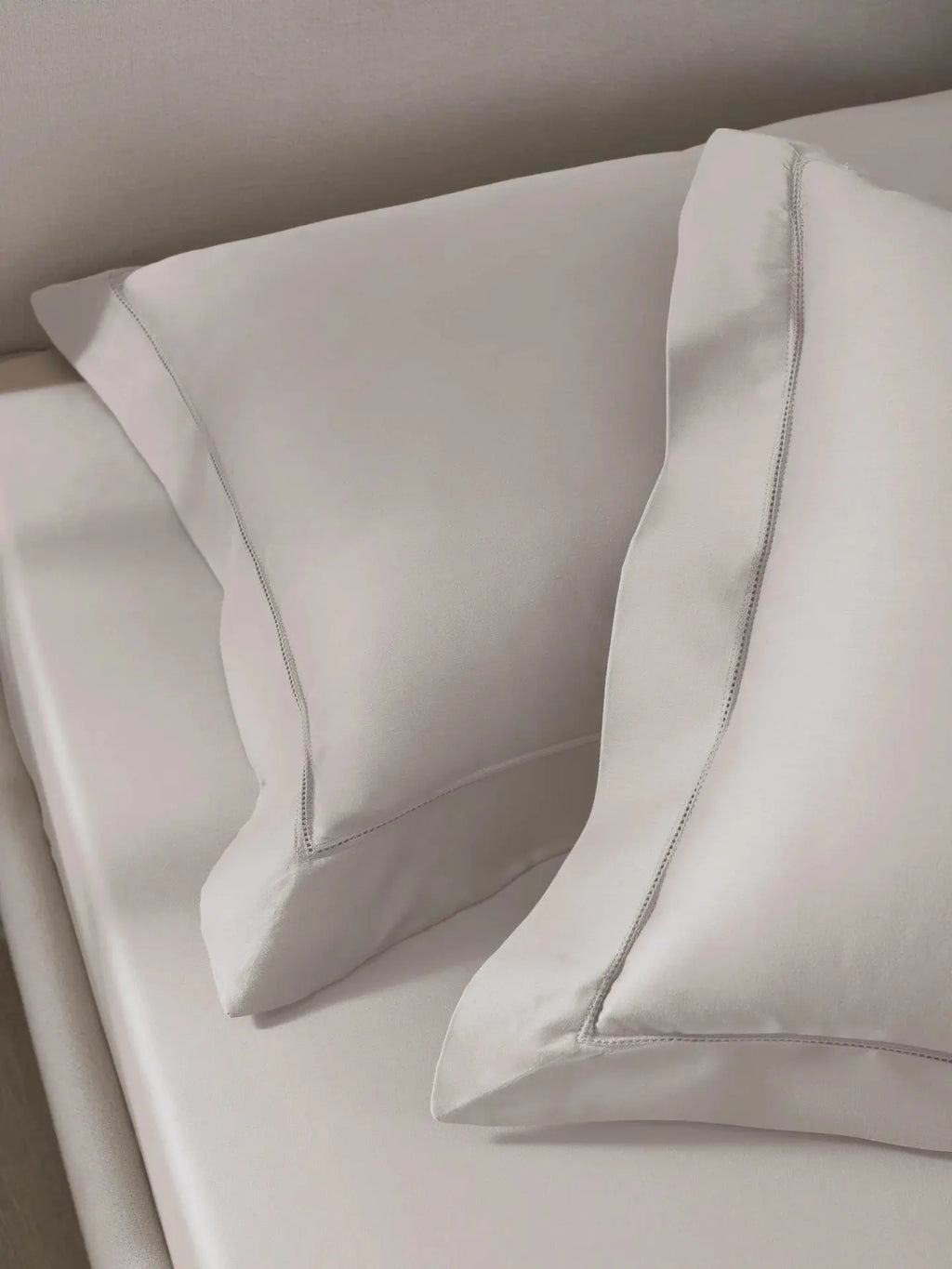 Plain Bedsheet P002 Dove By (Sansaar A D'decor Brand) Sansaar A D'decor Brand