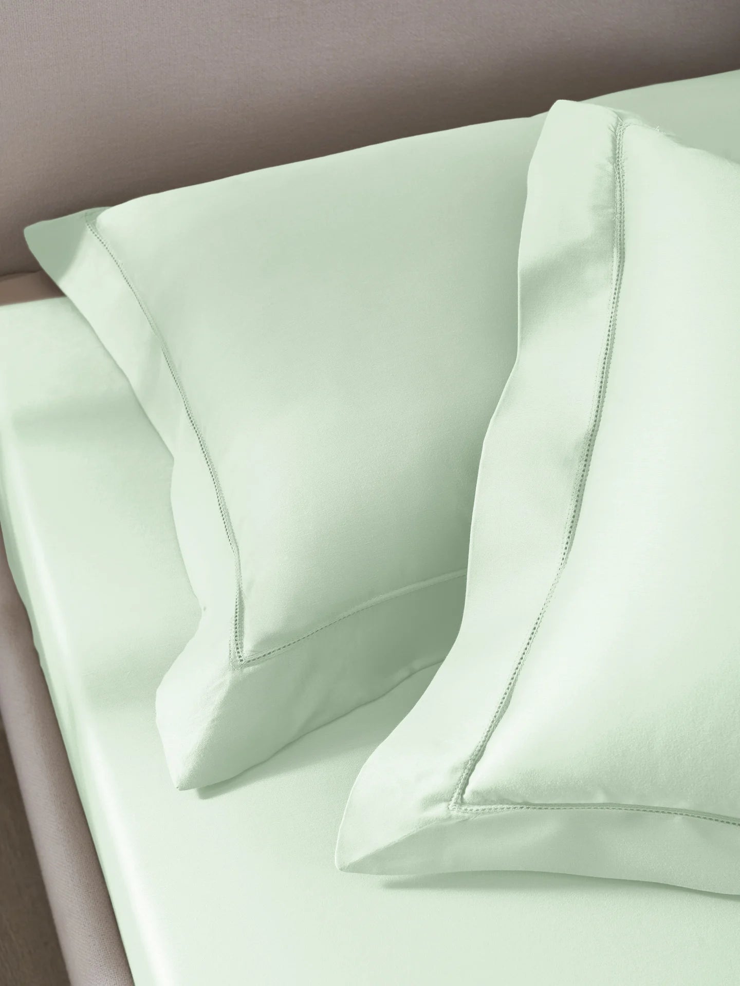 Plain Bedsheet P002 GreenGrape By (Sansaar A D'decor Brand)
