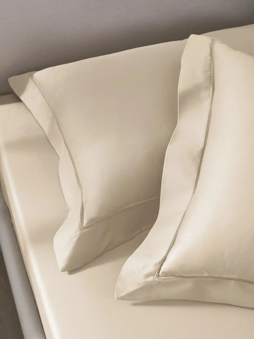 Plain Bedsheet P002 New Linen By (Sansaar A D'decor Brand) Sansaar A D'decor Brand