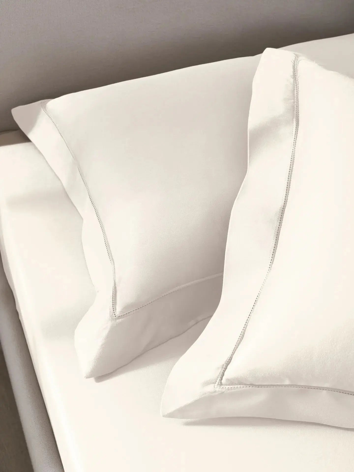 Plain Bedsheet P002 Snow White By (Sansaar A D'decor Brand) Sansaar A D'decor Brand