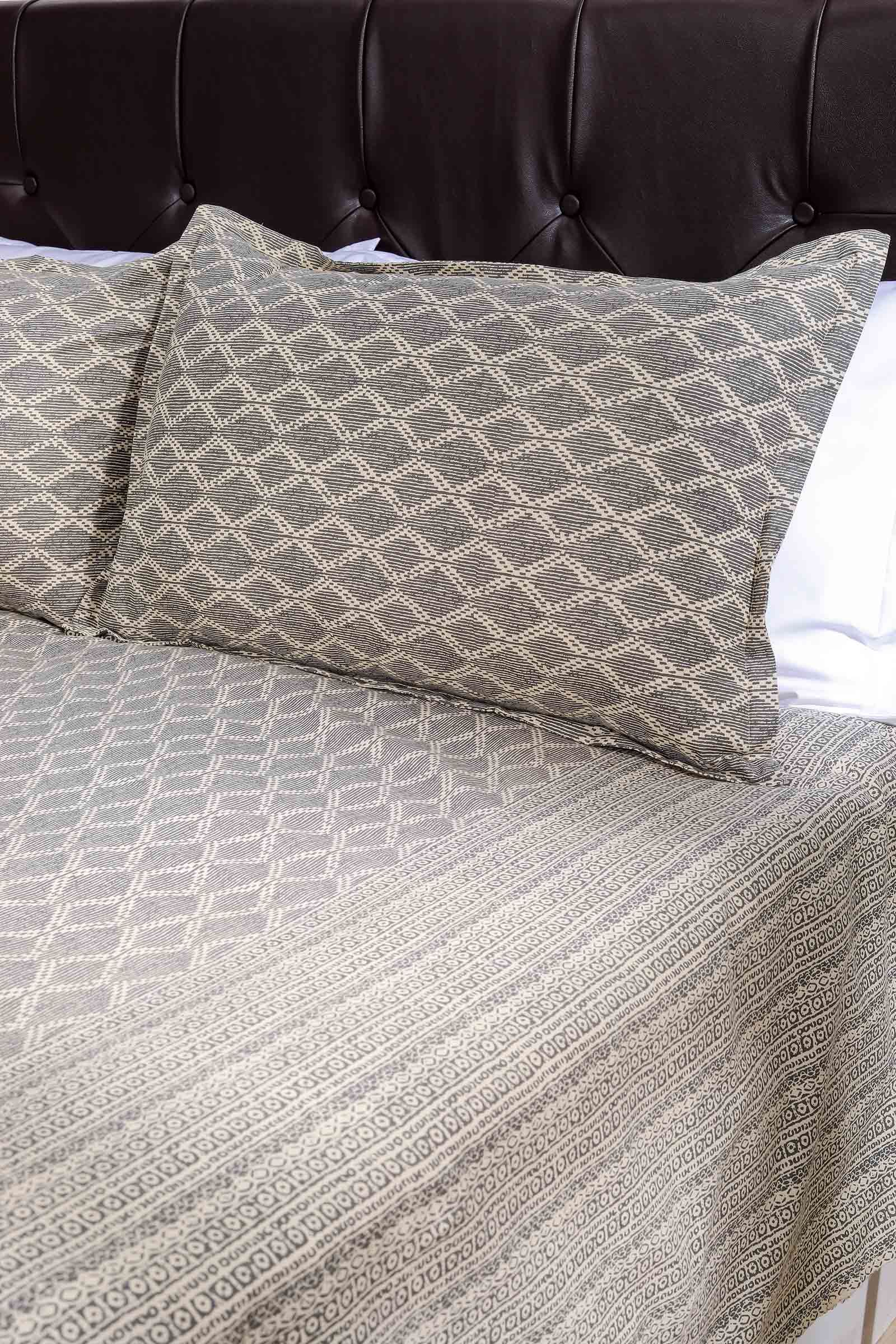 Block Printed Bedsheet Vintage Beige 90 x 108inch - grahsajja