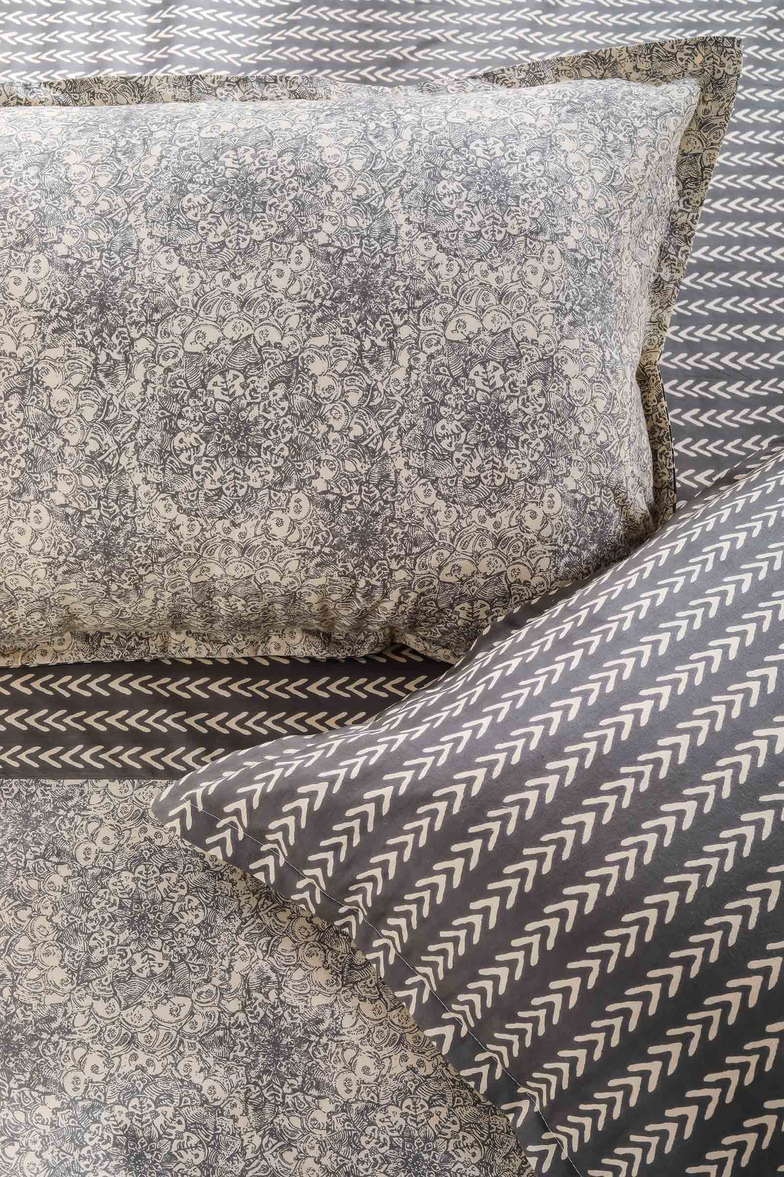 Block Printed Bedsheet Geometric Beige 90 x 108inch - grahsajja