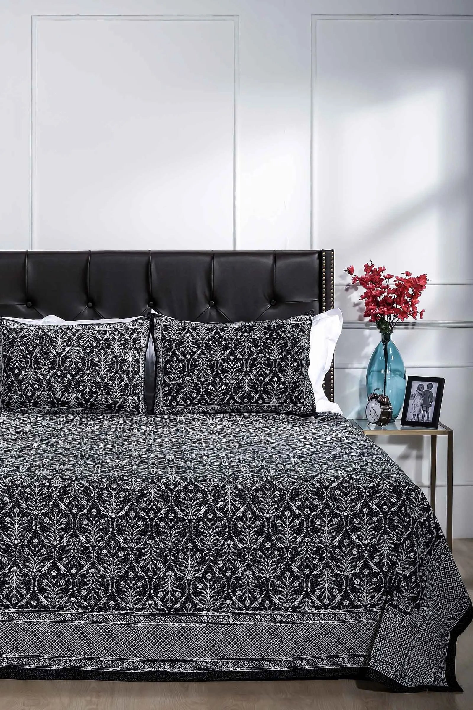 Printed Bedsheet Pastel Jaal Print Black 90 x 108inch - grahsajja