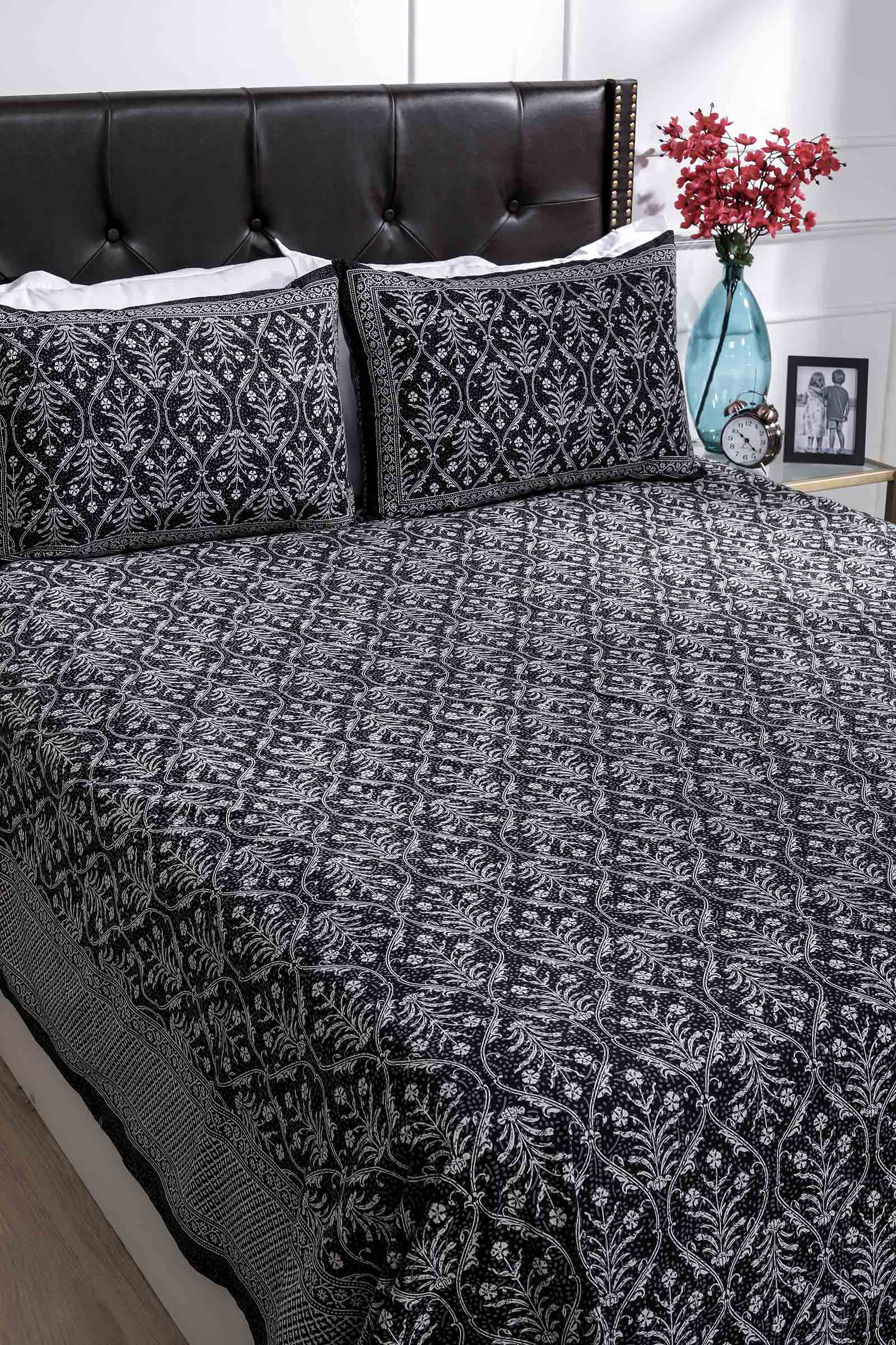 Printed Bedsheet Pastel Jaal Print Black 90 x 108inch - grahsajja