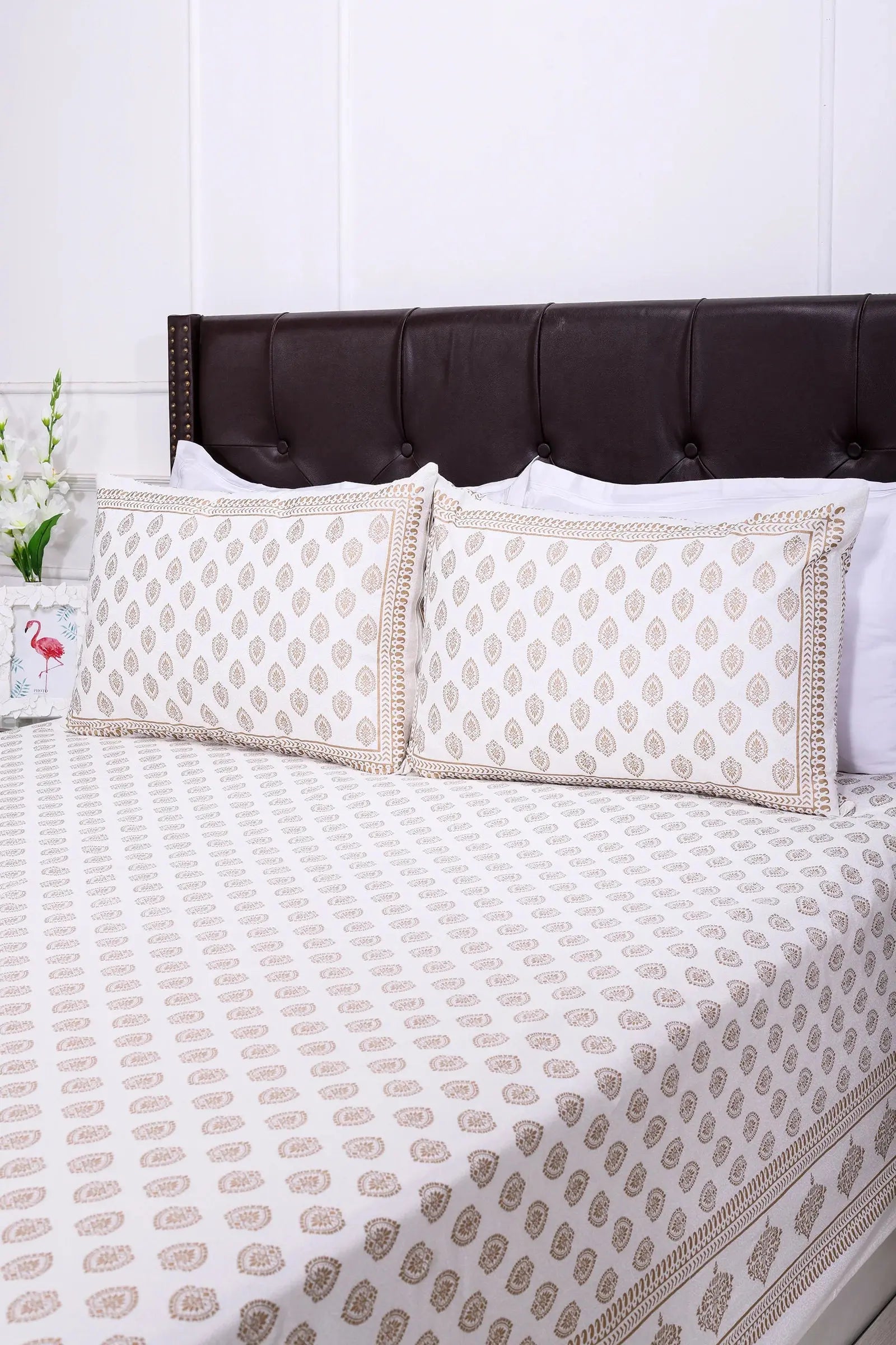 Pastel Jameela Booti White Cotton Bedsheet 90 x 108 in - grahsajja