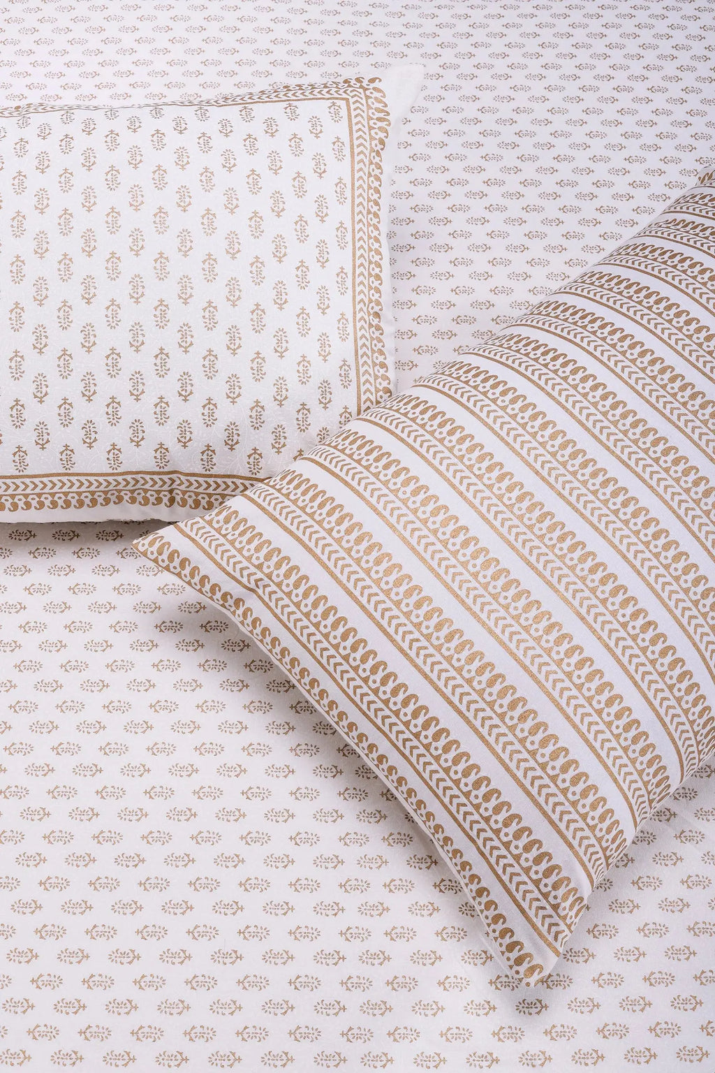 Pastel Jia Booti White Cotton Bedsheet - grahsajja