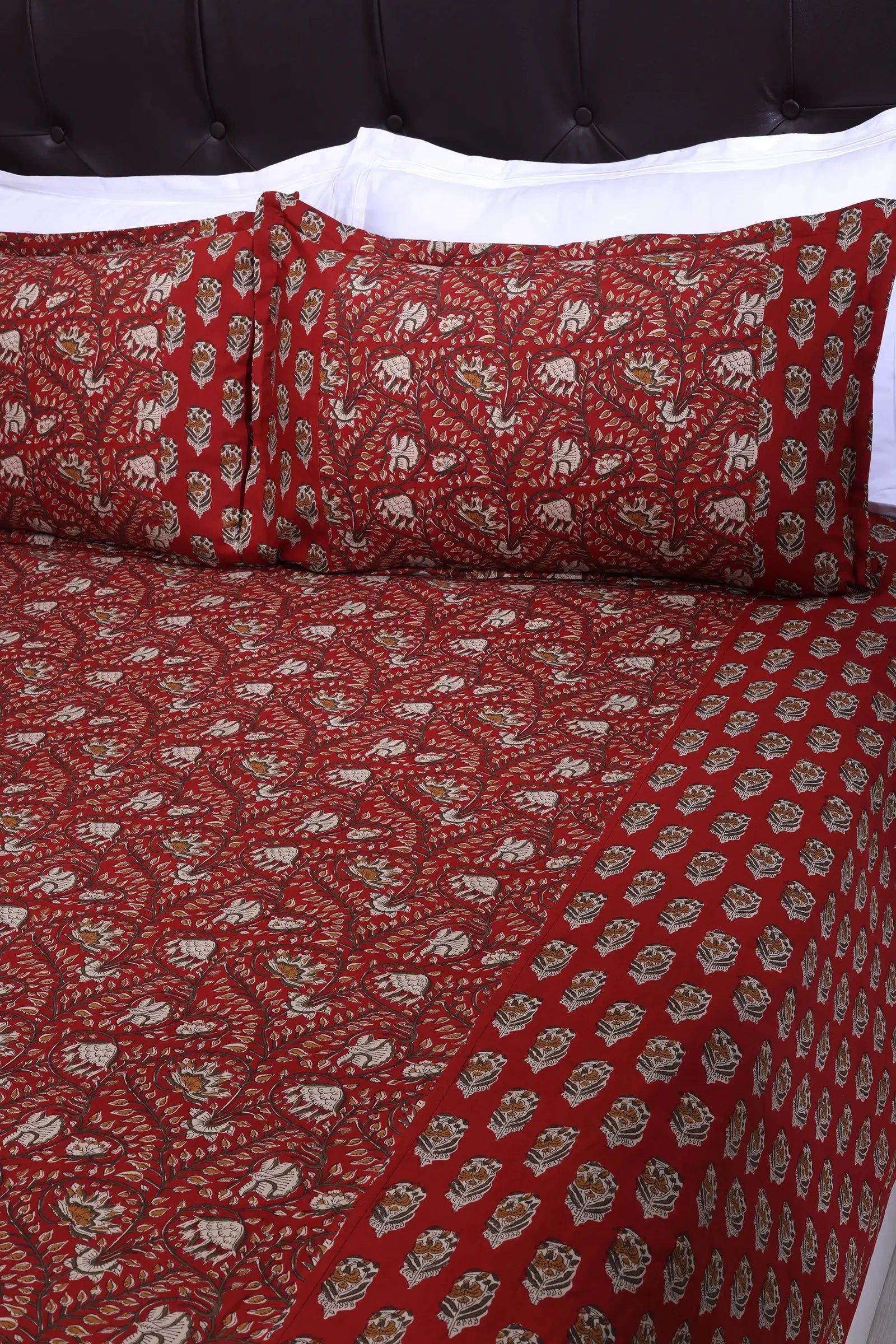 Azmina Jaal Red Cotton Bedsheet 90 x 108 in - grahsajja