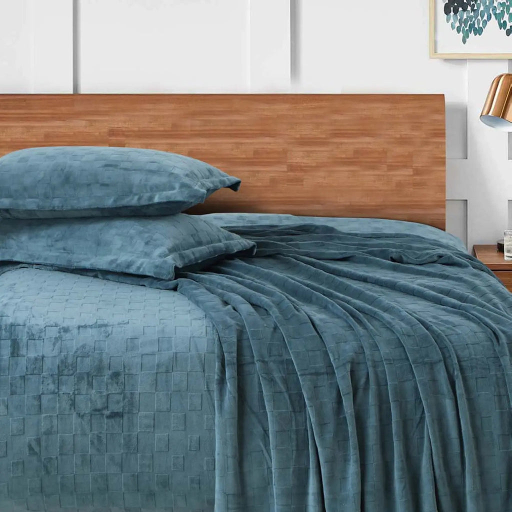 Sutton Warm Bedsheet Double bed with 2pc Pillow Cover| Urban Grid Teal Blue LA CASA