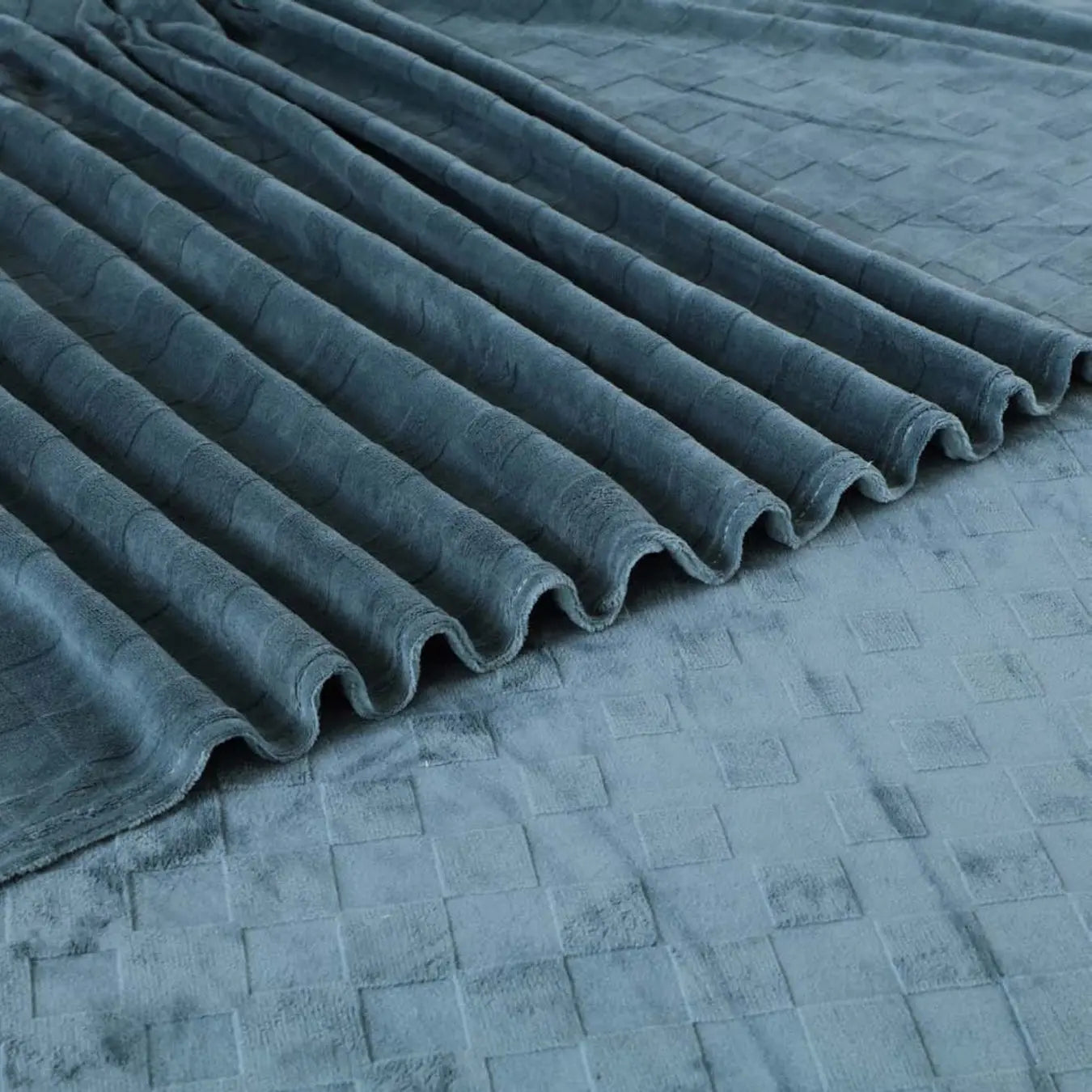 Sutton Warm Bedsheet Double bed with 2pc Pillow Cover| Urban Grid Teal Blue LA CASA