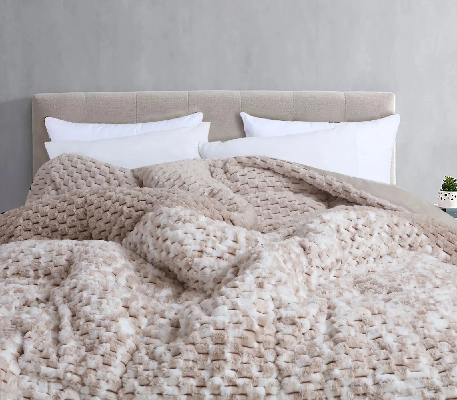 Moonlight WInter Fauxfur double bed Blanket - grahsajja