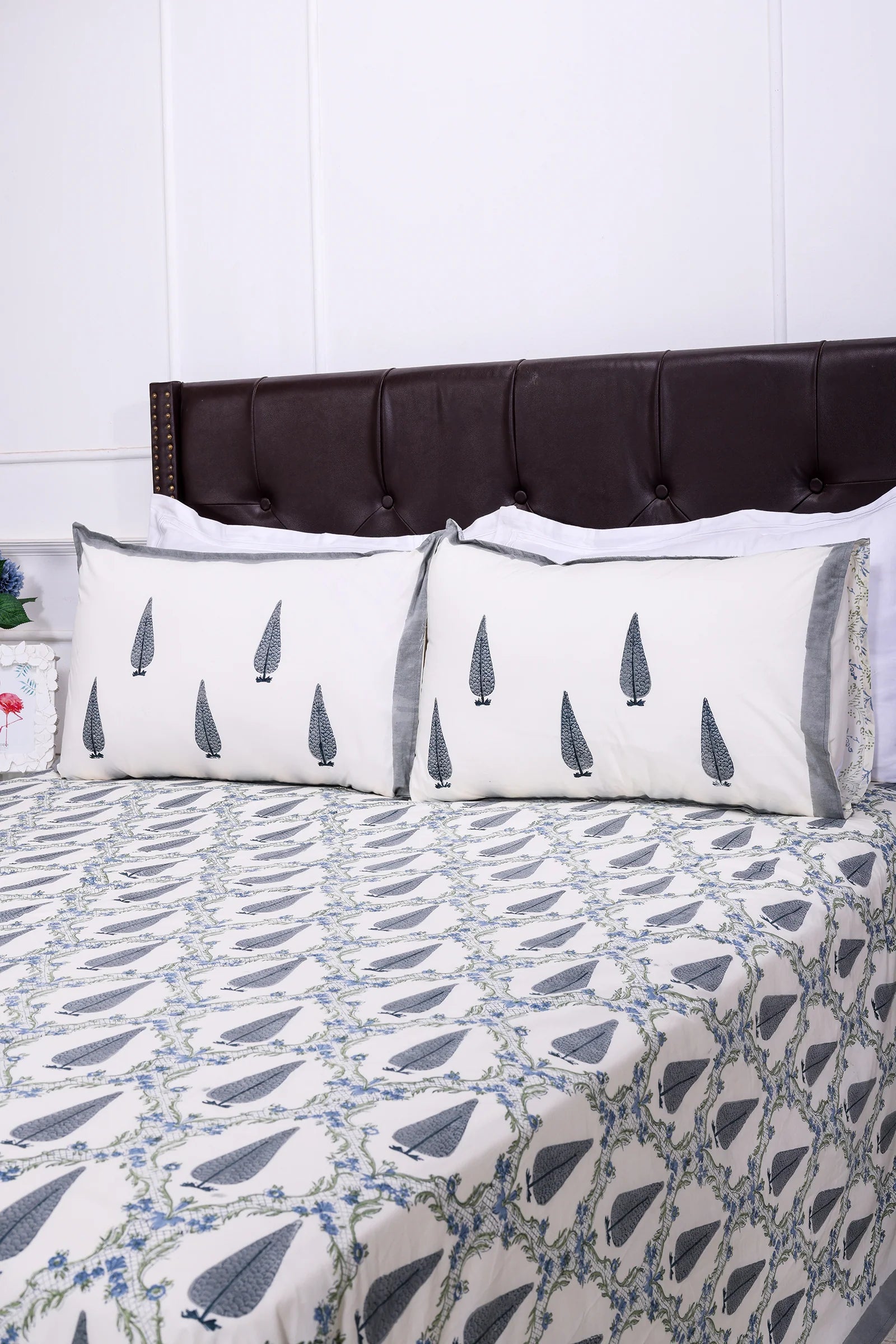 Zania Jaal Cream Cotton Percale Bedsheet -108 x 108inch - grahsajja